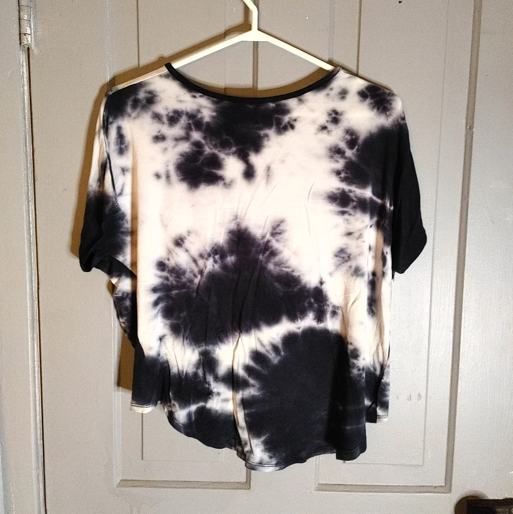 3/$20 Botanique Ink Blotch High Low tee - Picture 6 of 6